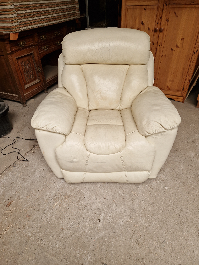 Cream leather electric recliner 