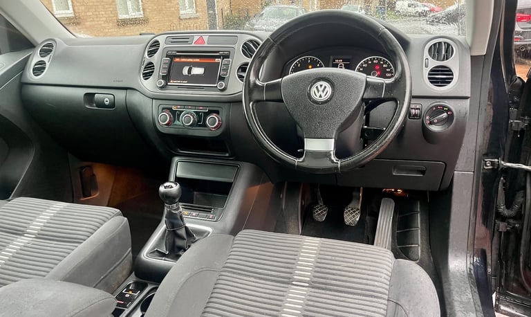 2010 Volkswagen Tiguan R Sport 4 Motion Read Add Drives Mint