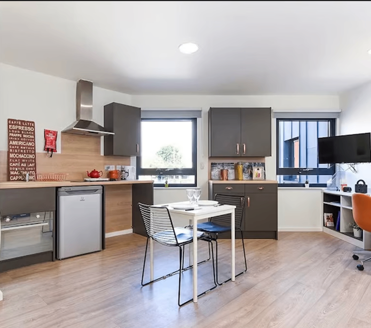 Spacious & Cosy En-suit Room for Rent – CH1 4GX