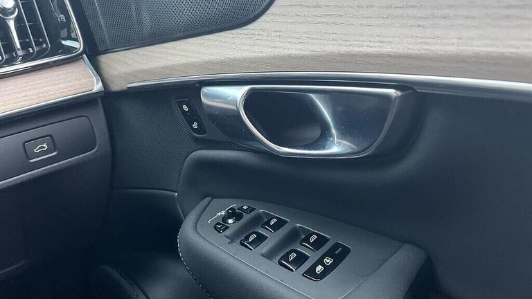  Volvo XC90 Plus, B5 AWD Mild hybrid, Petrol, Dark, 7 Seats Petrol/Electric Hybrid Automatic