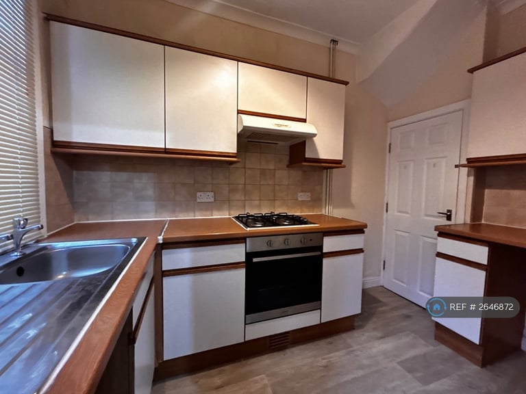 2 bedroom house in Recreation Place, Leeds, LS11 (2 bed) (#2646872)