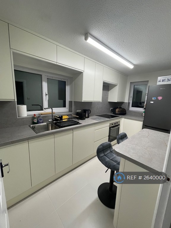 1 bedroom flat in Rossington Place, Reading, RG2 (1 bed) (#2640000)