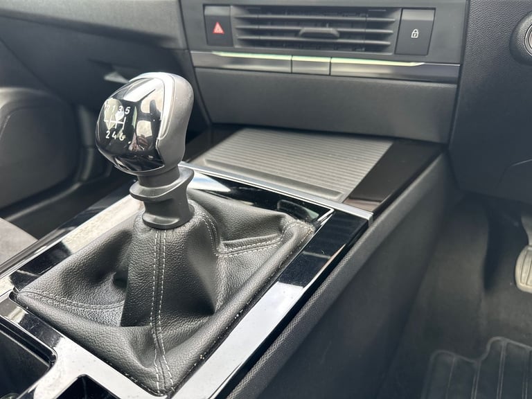 2024 Vauxhall Astra Astra 1.2T Ultimate 5dr Hatchback Petrol Manual