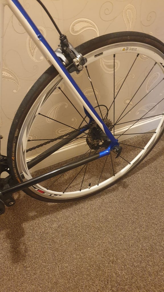 For sale Dolan preffisio road bike.