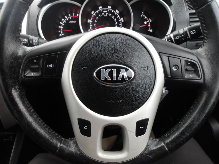 2013 Kia Venga 1.6 2 Auto Euro 5 5dr HATCHBACK Petrol Automatic