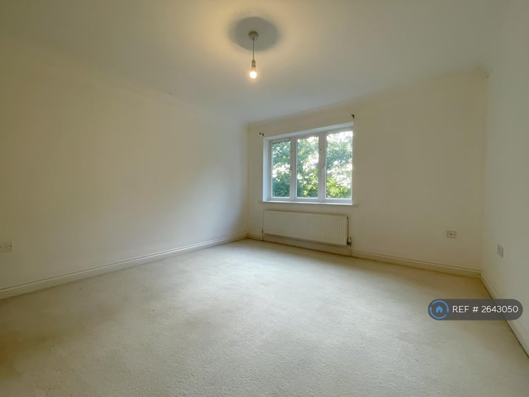 5 bedroom house in Willowmead Close, Runcton, Chichester, PO20 (5 bed) (#2643050)