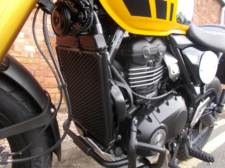 2025 Triumph Scrambler 400 XC