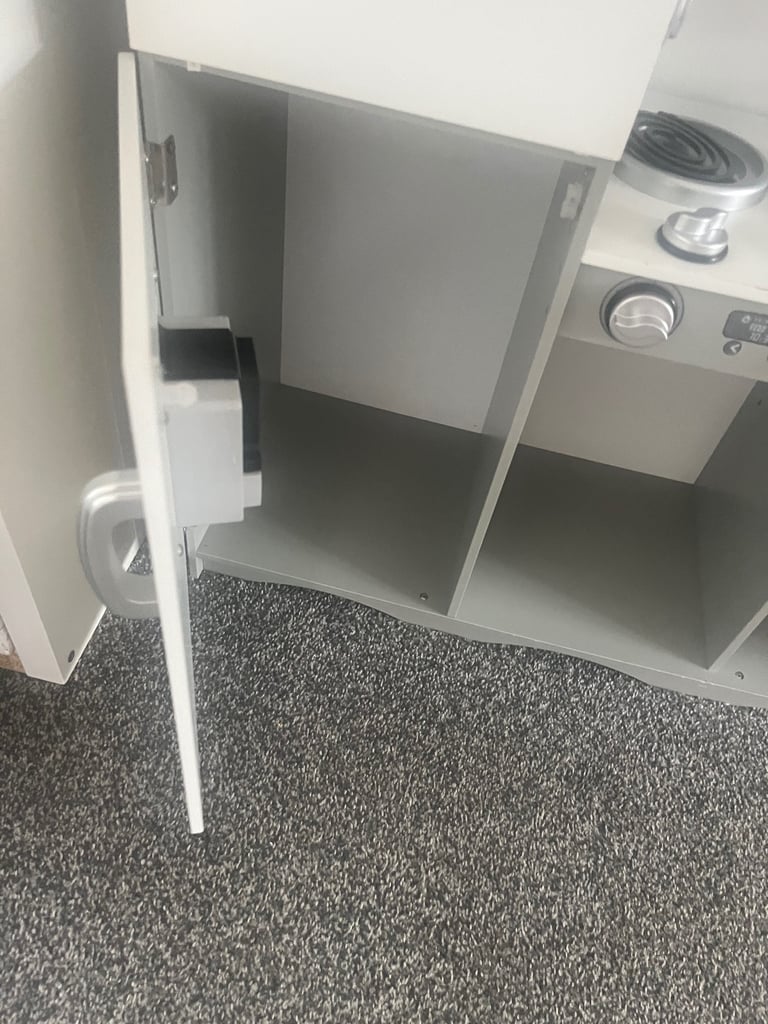Play kitchen