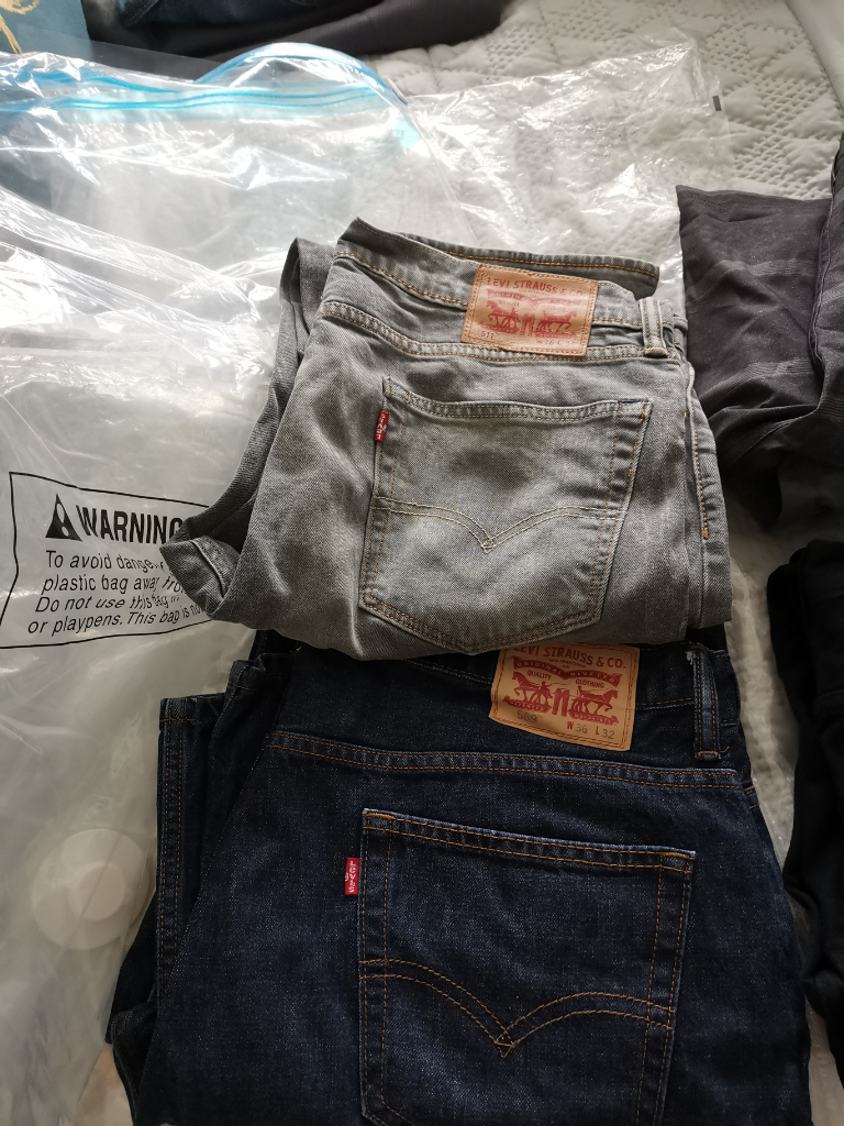 Levis 304 deals
