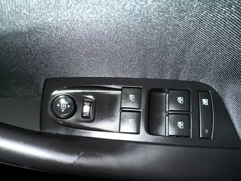 Vauxhall Astra SRI -6 SPEED, ONLY 66159 MILES, LANE ASSIST, REAR PARKING SENSORS