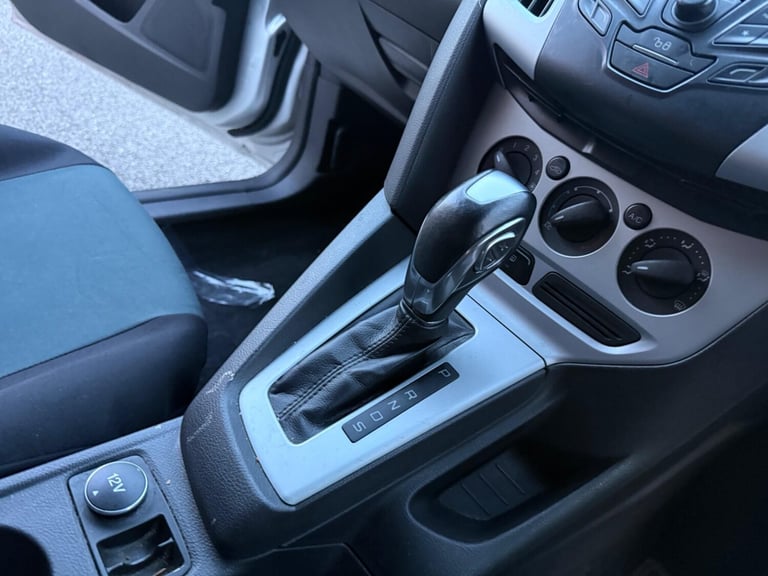  Ford Focus 1.6 Zetec Powershift Euro 5 5dr Petrol Automatic