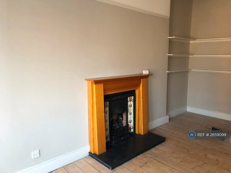1 bedroom flat in Dixon Road, Glasgow, G42 (1 bed) (#2659099)