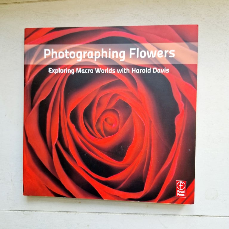 Photographing flowers photography book