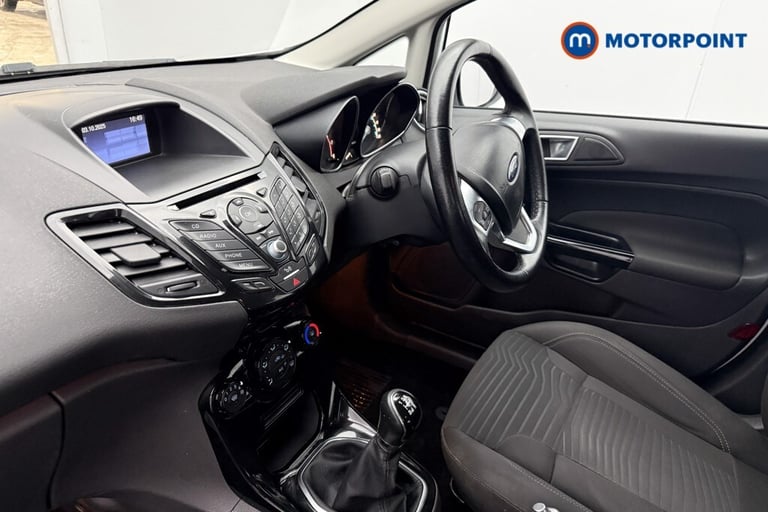 2015 Ford Fiesta 1.25 82 Zetec 5dr HATCHBACK PETROL Manual