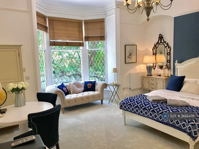 1 bedroom flat in Fulwood Road, Sheffield, S10 (1 bed) (#2665479)