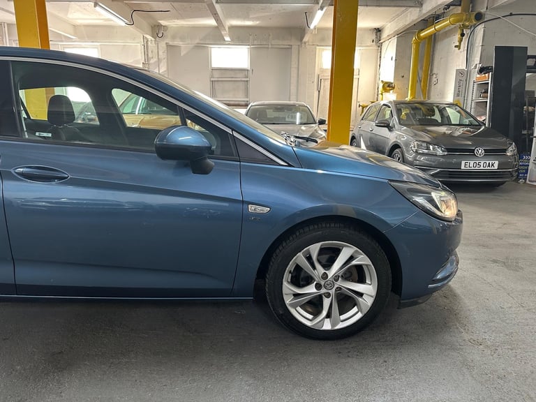 2017 Vauxhall Astra 1.4i Turbo SRi Nav Euro 6 5dr HATCHBACK Petrol Manual
