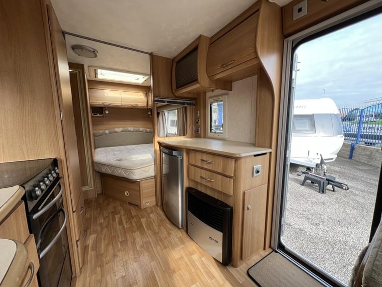 2009 COACHMAN VIP 535/4 Fixed bed