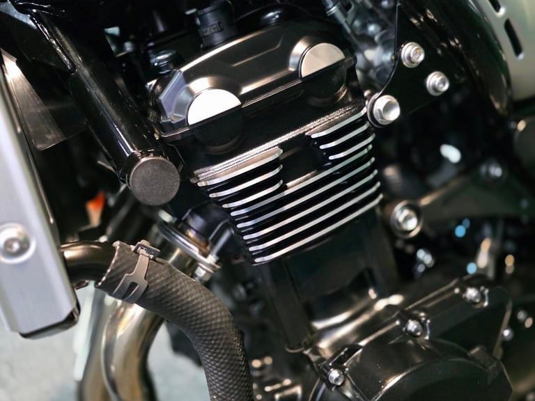 2018 KAWASAKI ZR Z900 RS 1 OWNER 4,900 MILE'S 