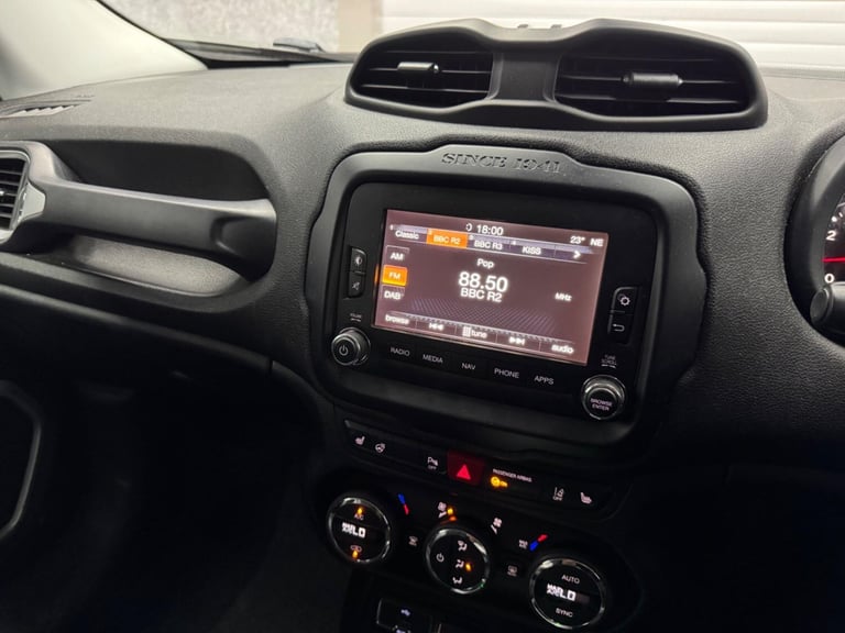 2016 Jeep Renegade 1.4T MultiAirII Limited DDCT Euro 6 (s/s) 5dr ESTATE Petrol Automatic