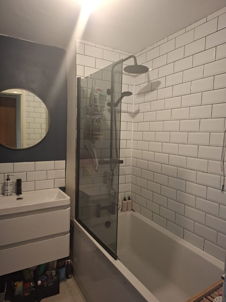 (Only one other tenant) ALL BILLS INCLUDED! ..DOUBLE Room in Woolwich, SE18 3SJ for £795pcm