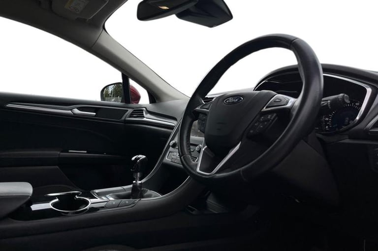 2016 Ford Mondeo 2.0 TDCi Titanium 5dr ** Sync 2 - Bluetooth / USB Connection ** Manual Hatchback...
