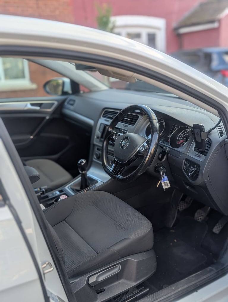 Volkswagen, GOLF, Hatchback, 2014, Manual, 1598 (cc), 5 doors