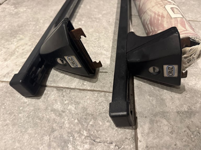 Roof mounted 4 ski rack, Atera Nova