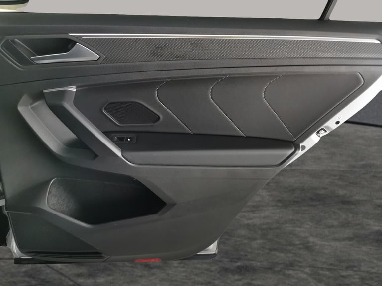 2022 Volkswagen Tiguan Allspace 1.5 TSI R-Line SUV 5dr Petrol DSG Euro 6 (s/s) (150 ps) - AUTO PA...