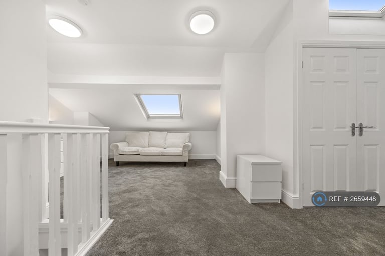 2 bedroom flat in Montpellier Terrace, Scarborough, YO11 (2 bed) (#2659448)