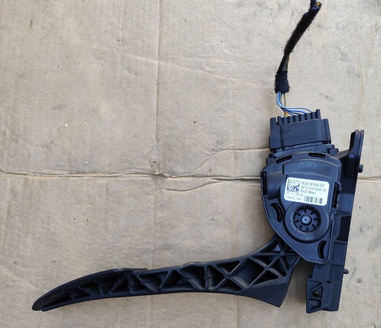 Genuine Ford Mondeo Mk4 Accelerator Throttle Gas Pedal 6G92-9F836-SD £15