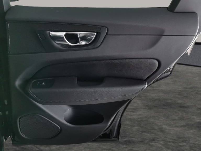 2019 Volvo XC60 2.0 D4 Momentum SUV 5dr Diesel Auto Euro 6 (s/s) (190 ps) - AUTO PARK - LED Suv D...