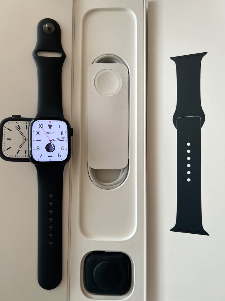 Apple Watch Series 7 41MM Excellent condition 
