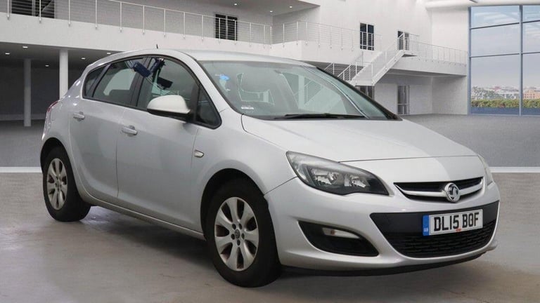 2015 Vauxhall Astra 1.6i Design Euro 6 5dr HATCHBACK Petrol Manual