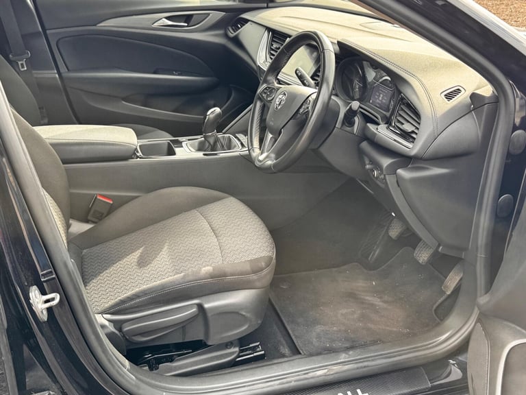 2019 Vauxhall Insignia 1.5T [165] Design Nav 5dr HATCHBACK PETROL Manual