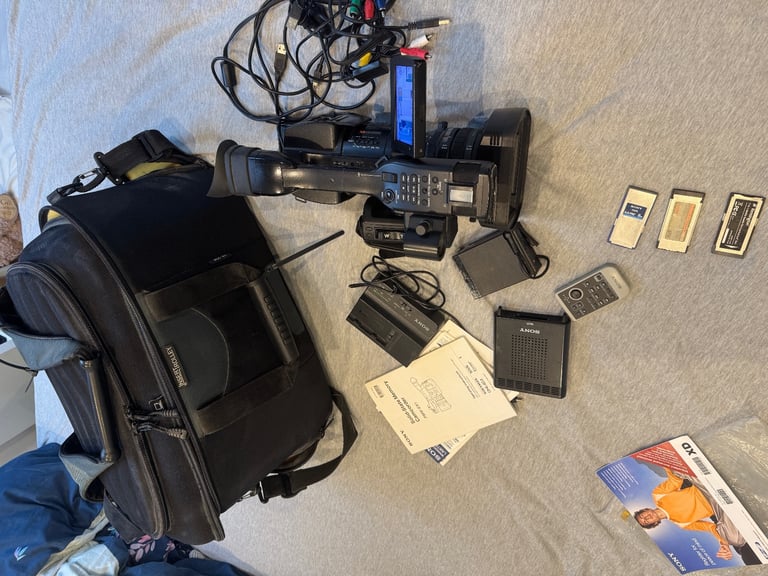 image for Sony PMW EX1 XDCAM Camcorder SXS with Memory Card Reader and Accessories
