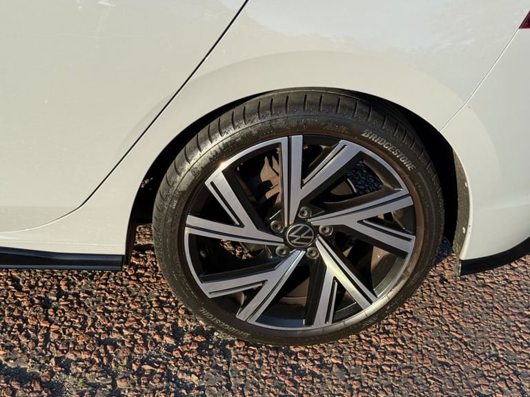 2023 23 VOLKSWAGEN GOLF 1.5 TSI R-LINE HATCHBACK 5DR PETROL MANUAL EURO 6 (S/S) 