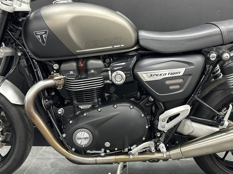 TRIUMPH SPEED TWIN 1200