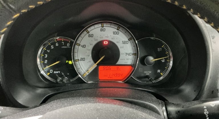 Toyota yaris 1.3 VVT-I Trend petrol late 2013 ulez compliant 