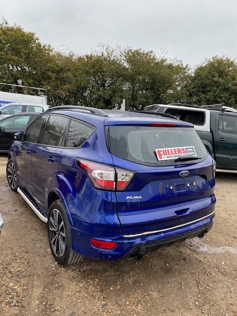 2017 Ford Kuga 2.0 TDCi ST-Line 5dr 2WD DAMAGED REPAIRABLE SALVAGE HATCHBACK Diesel Manual