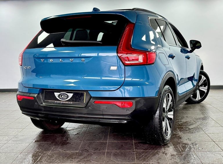 VOLVO XC40 1.5h T5 Recharge 10.7kWh Ultimate Dark Auto Euro 6 (s/s) 5dr 2023