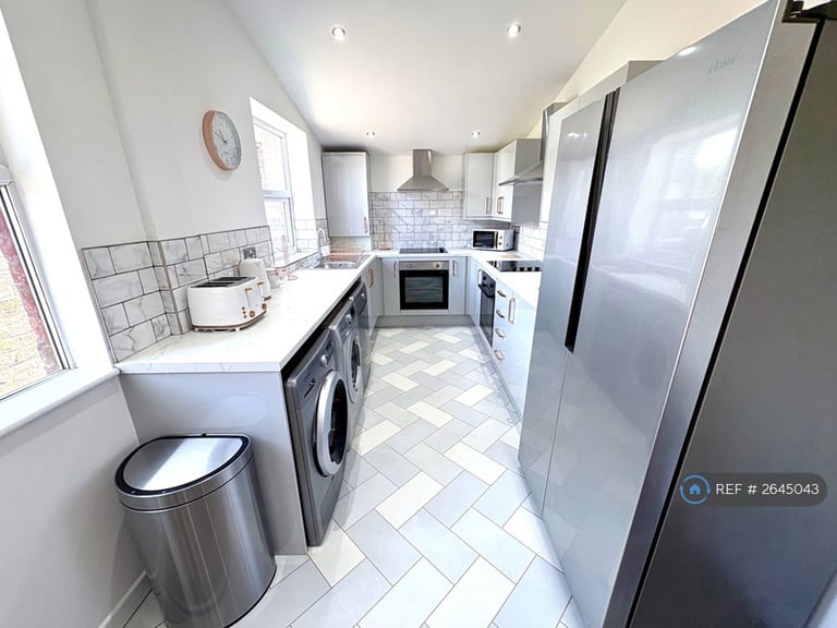 6 bedroom house in Empress Road, Liverpool, L7 (6 bed) (#2645043)