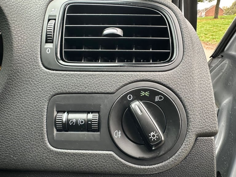 Volkswagen, POLO, Hatchback, 2010, Manual, 1198 (cc), 3 doors