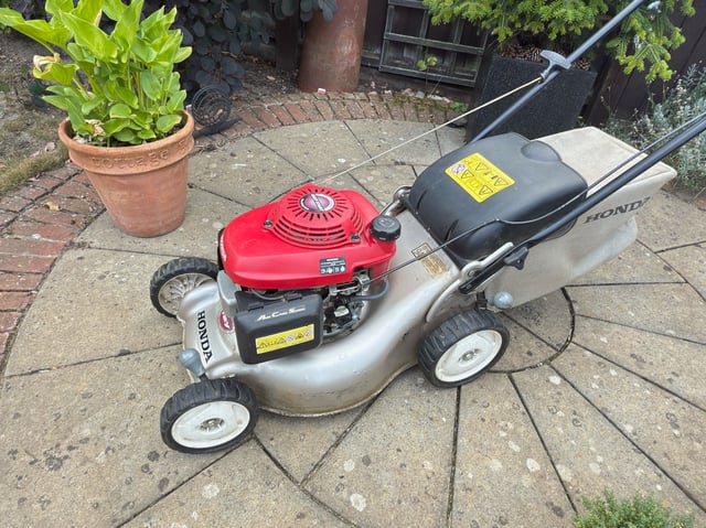 Deck Honda Izy 415 Honda IZY HRG 415 C1 PDE Lawnmower In Rushmere