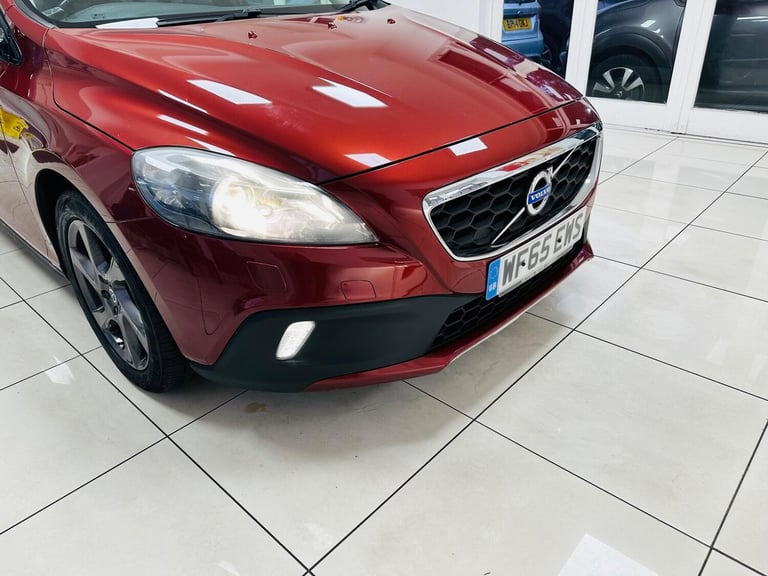 2015 Volvo V40 Cross Country 2.0 D2 Lux Auto Euro 6 (s/s) 5dr HATCHBACK Diesel Automatic