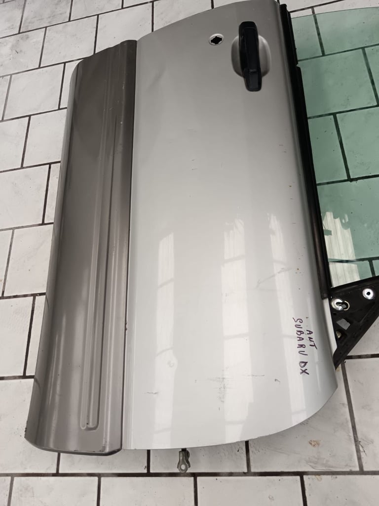 Rh door for Subaru Forester
