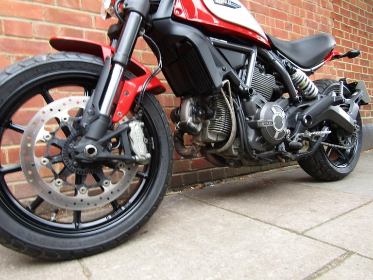 DUCATI SCRAMBLER 800  FULL SERVICE , ONE PREVIOUS OWNER ,VERY LOW MILES