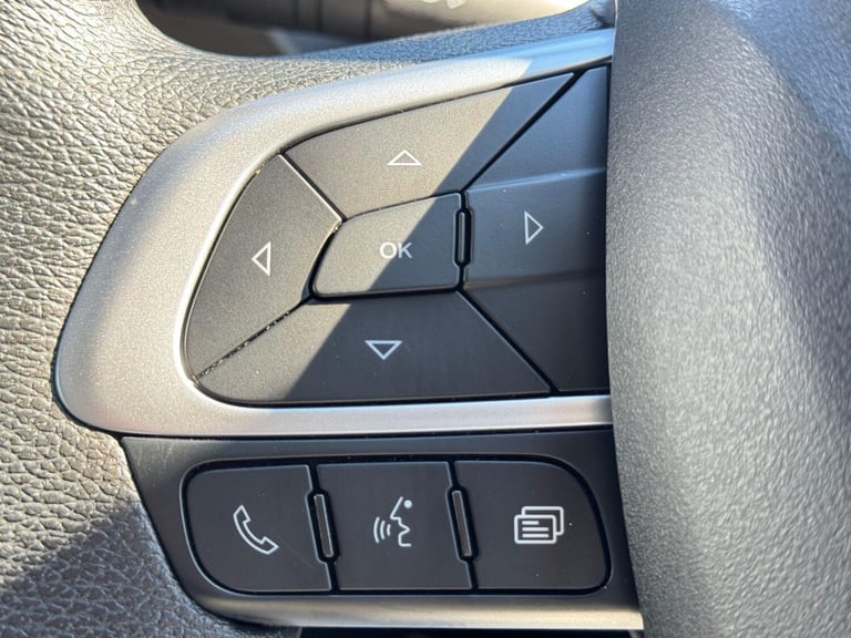 2023 Iveco Daily 2.3D HPI 14V 35S 3520 MWB High Roof Euro 6 (s/s) 5dr PANEL VAN Diesel Manual