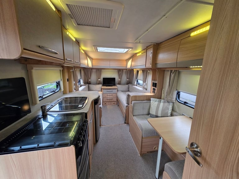 2013 coachman amara 520/4 motor mover extras