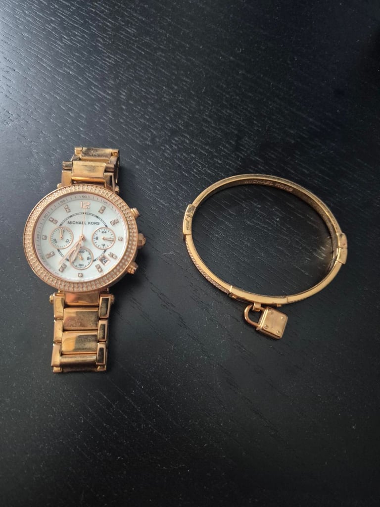  Woman Michael Kors watch & matching bracelet c/w box & papers