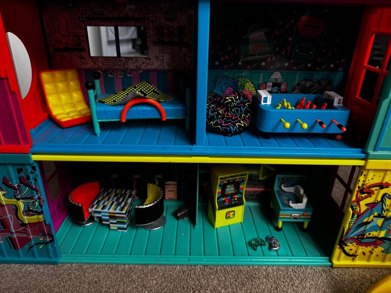 Lol Doll container house
